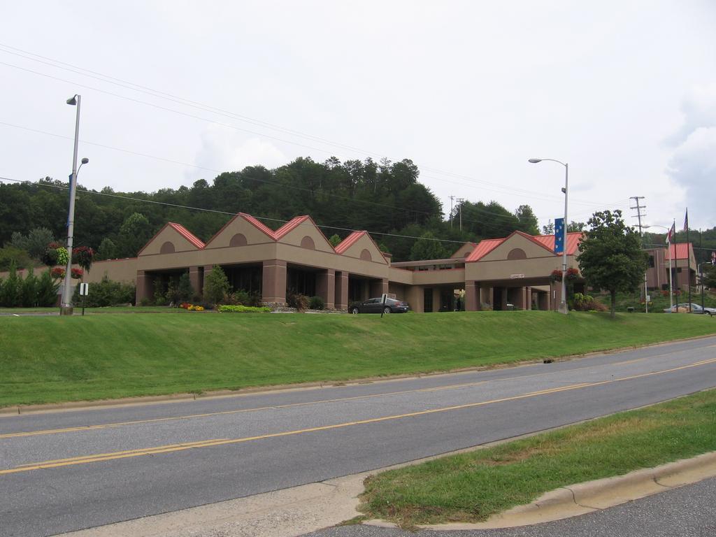 Chestnut Tree Inn - Cherokee Exterior foto